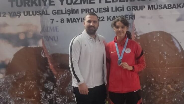Nevşehirli yüzücüler Kayseri’de madalyalarla döndü