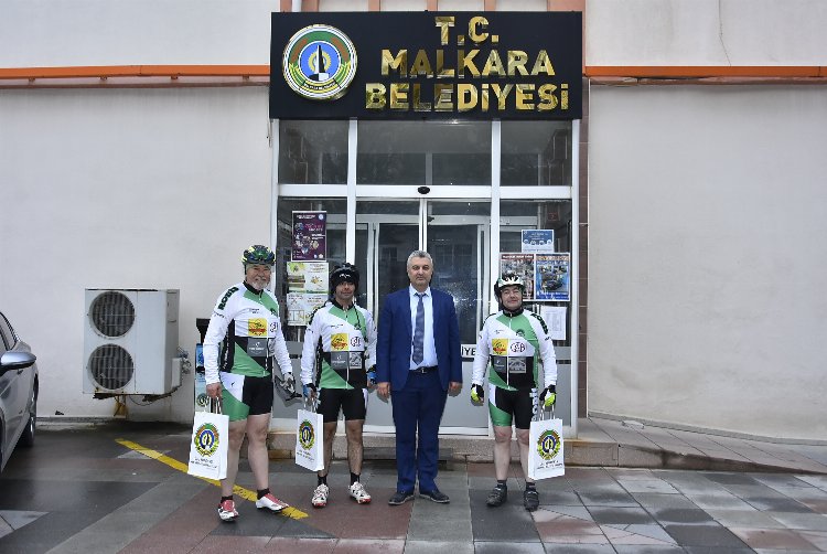 Yunanistan Gümülcine'den Samsun'a pedal çevirenler Malkara'da 1
