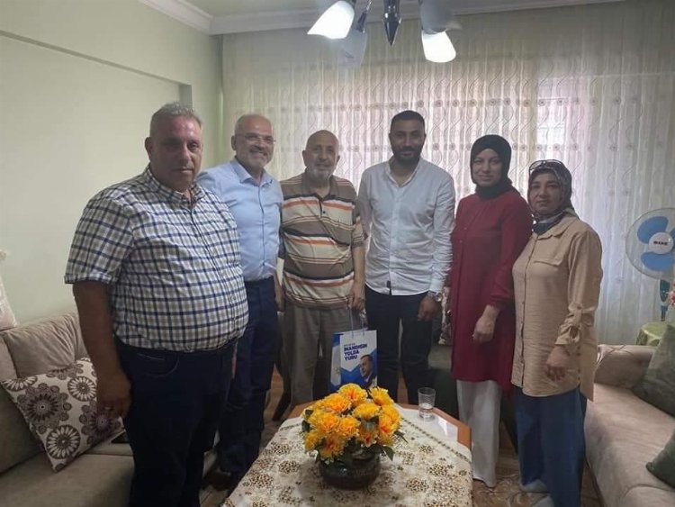 Aydın Efeler'de AK Parti'den babalara evlerinde ziyaret 1