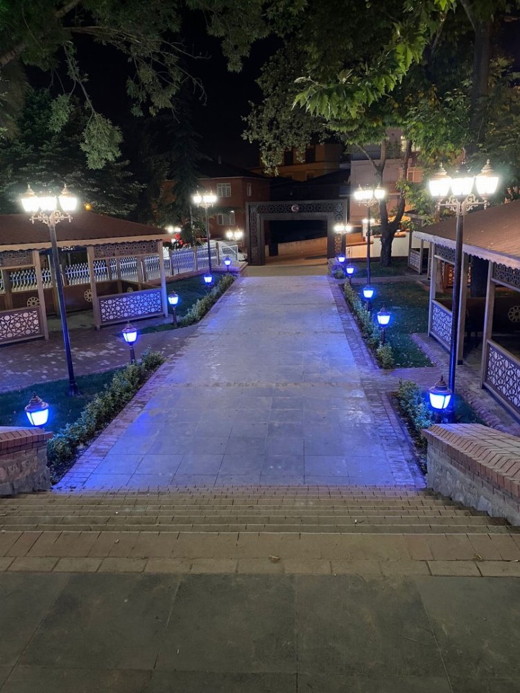Kocaeli Adnan Kahveci Parkı ışıl ışıl oldu 2