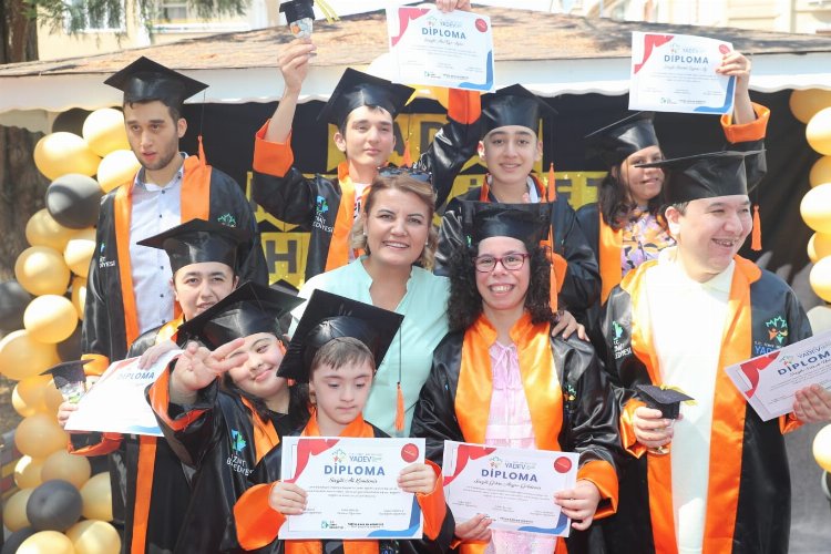 İzmit'te 'Yaşama Destek'te ilk mezuniyet sevinci 2