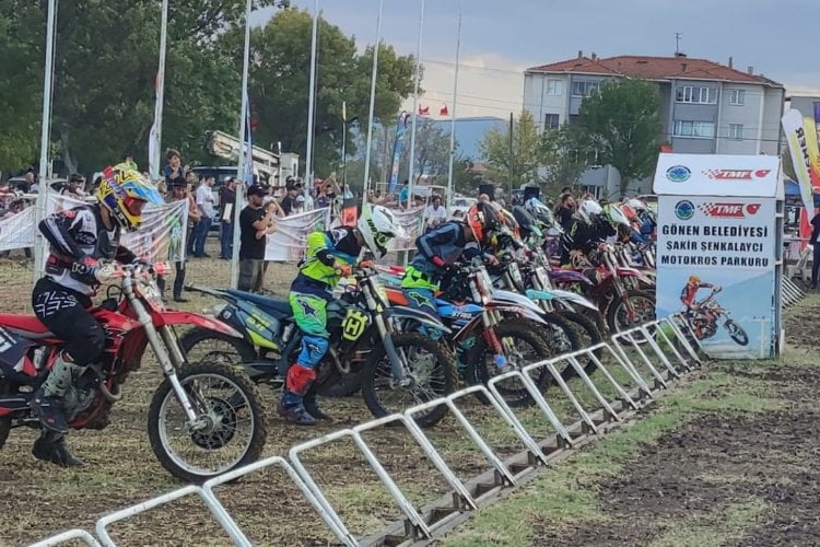 Balıkesir'de motor tutkunları Prof. Dr