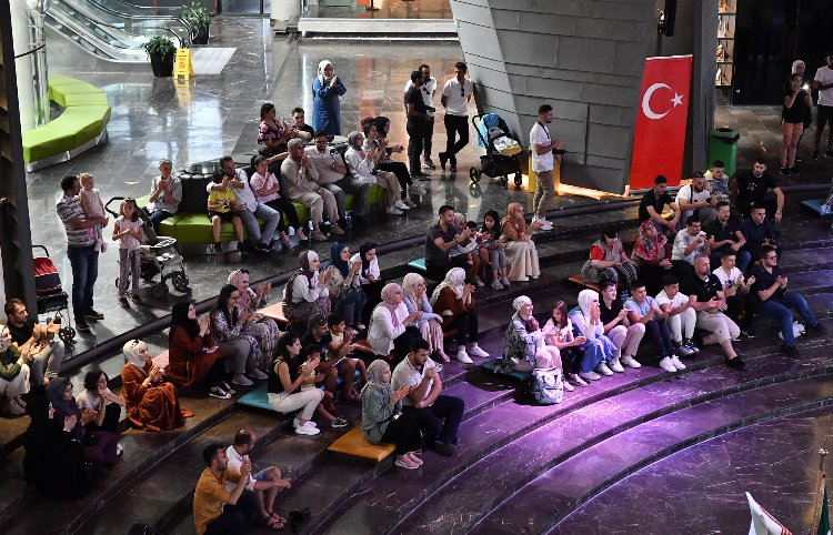 Balkanlar’dan Bursa'ya gelen öğrencilerin Osmangazi'de 'Fetih' yolculuğu 1 Balkanlar’dan Bursa'ya gelen öğrencilerin Osmangazi'de 'Fetih' yolculuğu 1