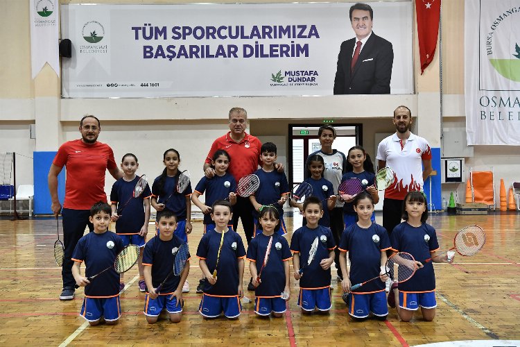 Bursa'da Osmangazili badmintoncular ışık saçıyor 1