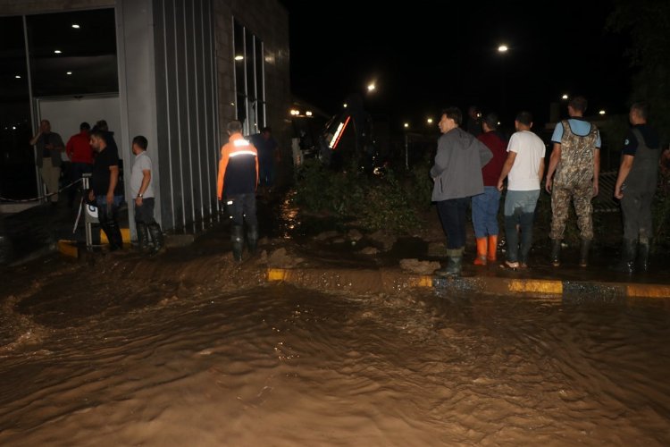 Edirne Kapıkule'deki su baskının ardından temizlik sürüyor 1