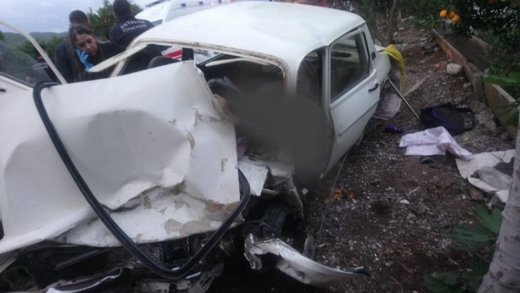 Antalya Kumluca'da trafik kazası: 2 ölü, 3 yaralı 2