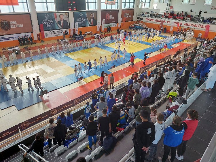 Bursa Osmangazili judoculardan 3 madalya 1