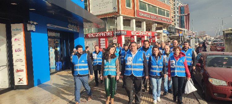 Bursa'da 'mavi yelekliler'den metroda saha çalışmasında 1