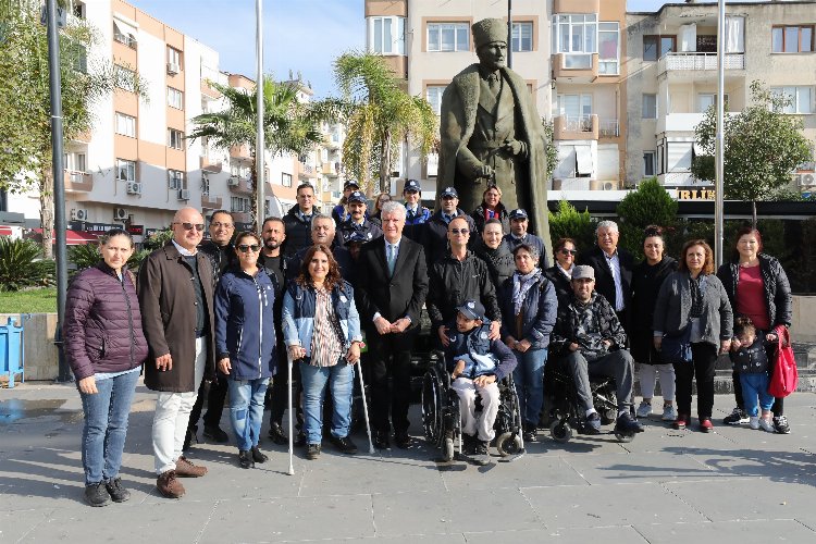 İzmir Narlıdere 'engelsiz yaşam'a yürüdü 1