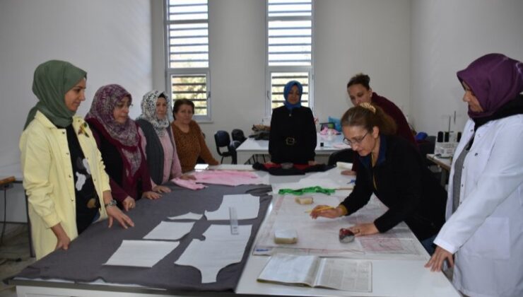 Kayseri Kocasinan Akademi kadınları üretime katılıyor