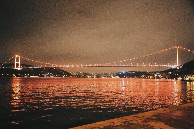 LÖSEV İstanbul'u turuncu aydınlattı 1