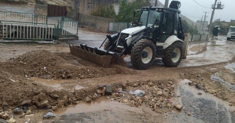 Mardin Artuklu Belediyesi ekipleri sağanak yağış mesaisinde 6