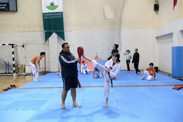 Taekwondoda yeni yıldızlar Bursa Osmangazi'de yetişiyor 1