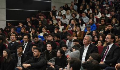 Mansur Yavaş Ankara Bilim Üniversitesi Öğrencileriyle Bir Araya Geldi