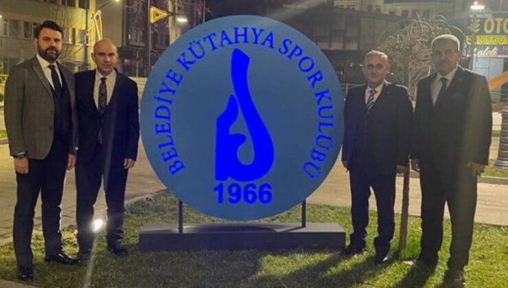 Belediye Kütahyaspor’un logosu Zafer Meydanı’nda