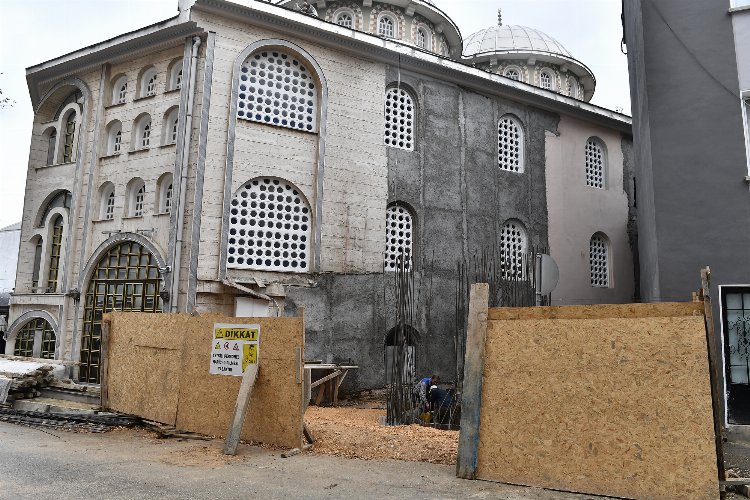 Bursa Osmangazi'de Elmasbahçeler Camii'ne yeni minare 1