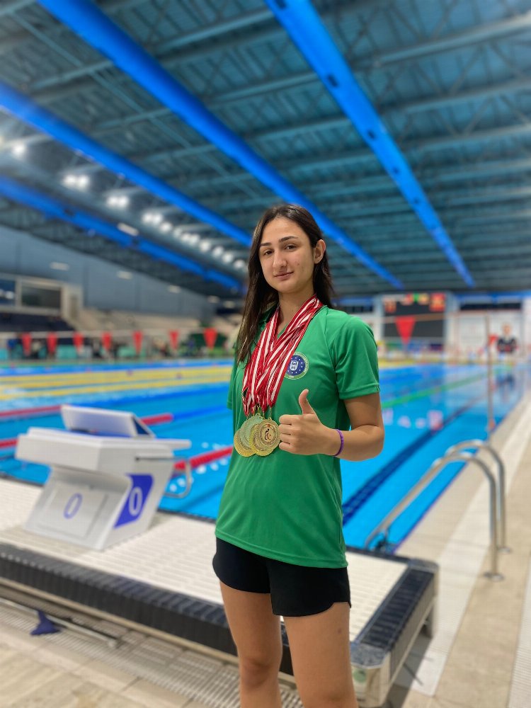 Bursalı yüzücülerden Konya'da 3 rekor, 15 madalya 1
