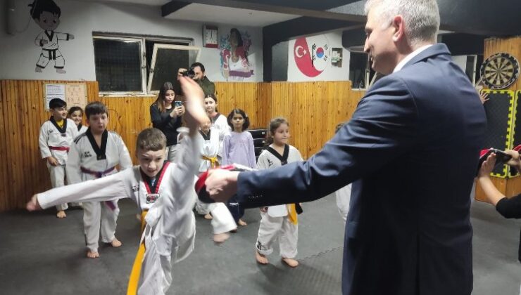 Gölcük’te Başkan Sezer teakwondocularla buluştu