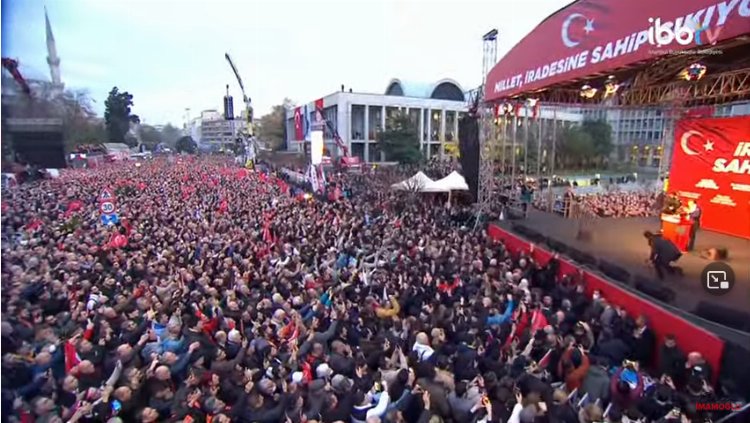 İstanbullular destek için Saraçhane'de buluştu... Altılı masadan 'demokrasi' vurgusu 4