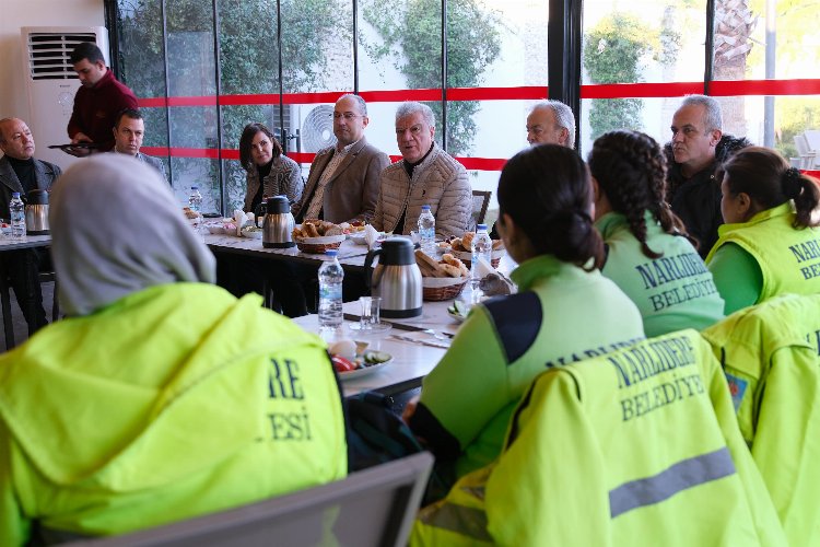 İzmir Narlıdere'nin temizlik kadınlara emanet 1