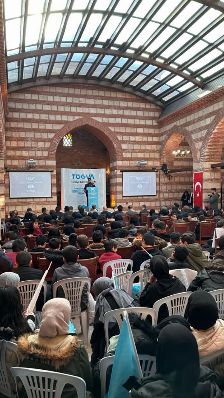 TÜGVA'nın 'Kitap Kurtları' Bursa'da yarışıyor 2
