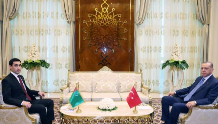 Türkmenistan’da iki lider baş başa görüştü