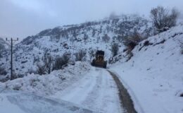 Batman Sason’da kardan kapanan köy yolları açılıyor