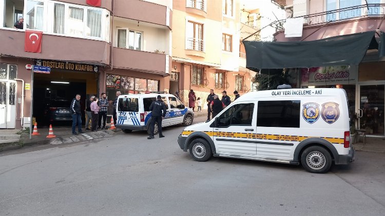 Bursa'da 4. kattan düşen genç adam ağır yaralandı 2