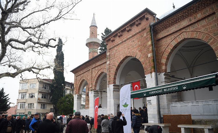  Bursa'da tarihi camiye Osmangazi hizmeti 1