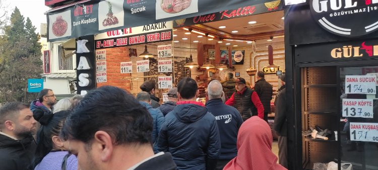 Bursa'da ucuz et kuyruğu 1