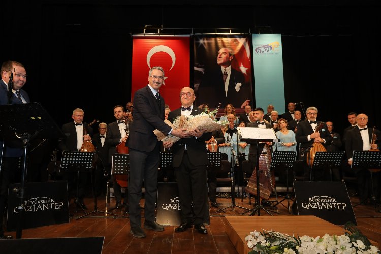 Gaziantep'te Türk Musikisi'nden 70. yıl konseri 1
