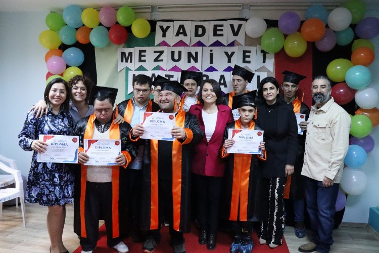 İzmit YADEV'de mezuniyet sevinci 2