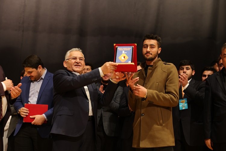 Kayseri'de huzur veren yarışma 1