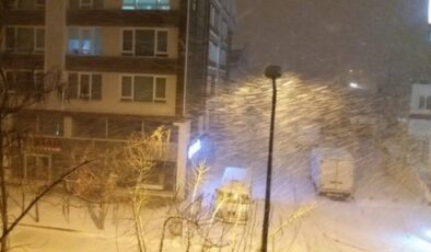 Afyonkarahisar’da kar yağışı başladı