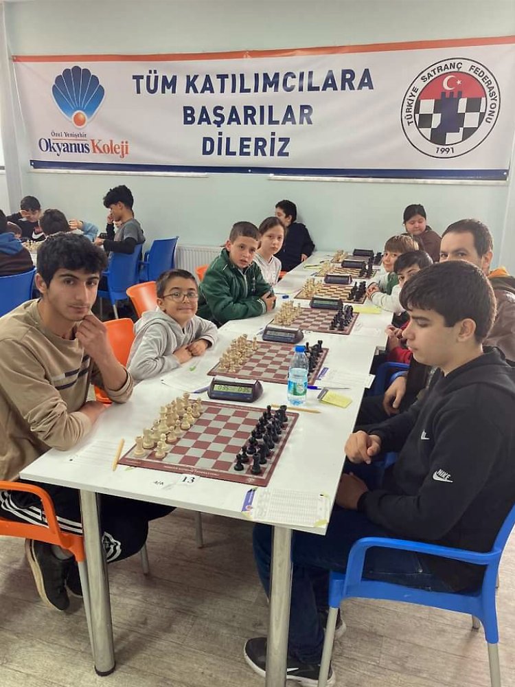 Bursa Yenişehir'de satranç rüzgârı 1