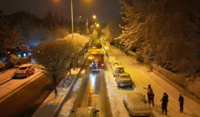 Ankara’da yollar tertemiz: Karla mücadele ekipleri teyakkuzda