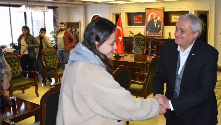 ‘Bizim Kızlar’dan Başkan Bakkalcıoğlu’na ziyaret