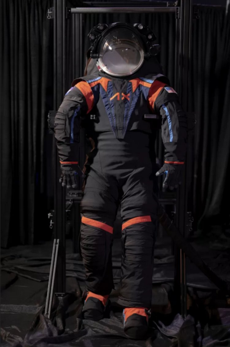 NASA yeni 'Uzay kıyafeti'ni tanıttı 1