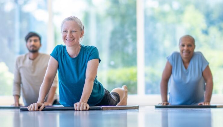 Yoga Dersleriyle Sağlıklı Yaş Alın