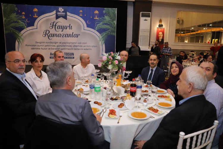 Bandırma Belediyesi'nden 'özel' iftar 1 Bandırma Belediyesi'nden 'özel' iftar 1