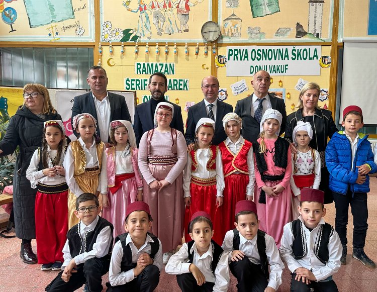Bosna ile bağlar kuvvetleniyor... Saraybosna'da Türkçe Sınıfı açıldı 1 Bosna ile bağlar kuvvetleniyor... Saraybosna'da Türkçe Sınıfı açıldı 1