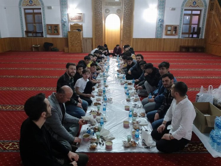 Konya'da 'Medeniyet Akademileri'nde Ramazan ruhu 1