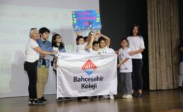 Minik Bilim Kahramanları projelerini AGÜ’de sergiledi