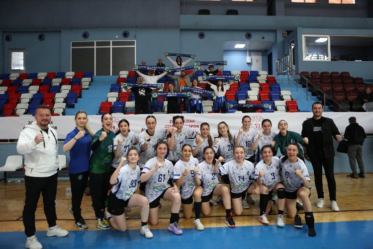 Poyrazın Kızları play-off'a moralli başladı 1