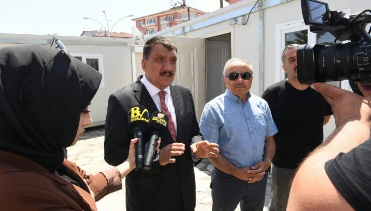 Başkan Gürkan, Malatya basınını ‘konteyner kent’te ziyaret etti