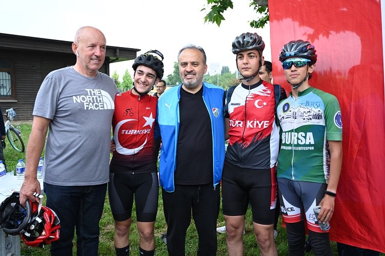 Dünya Bisiklet Günü’nde hayata pedalladılar 2