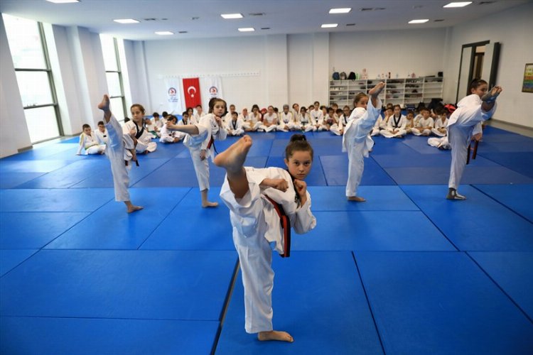 Ücretsiz spor kurslarına yoğun ilgi 1 Ücretsiz spor kurslarına yoğun ilgi 1