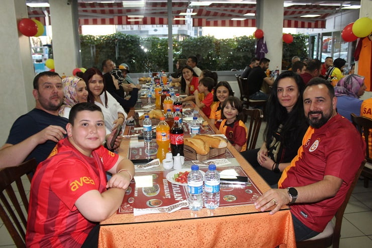 Akyurtlu Galatasaraylılar şampiyonluk yemeğinde buluştu 3