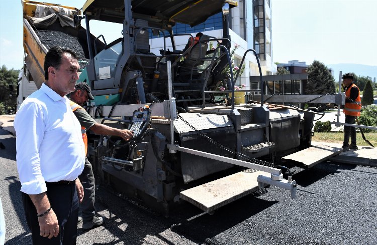 Bursa Osmangazi’de asfalt çalışmaları hız kesmiyor 2