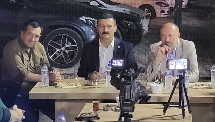 Bursa’da İYİ Partililer ‘Dost Meclisi’nde konuştu